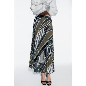 Multicolor Printed Zara Pleated Midi Skirt (NWT)